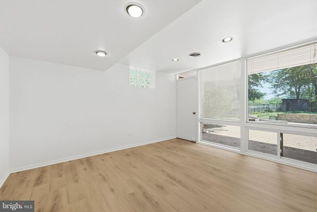 3005 CEDAR HILL RD, Falls Church, VA 22042