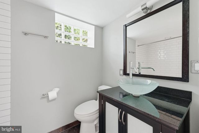 3005 CEDAR HILL RD, Falls Church, VA 22042