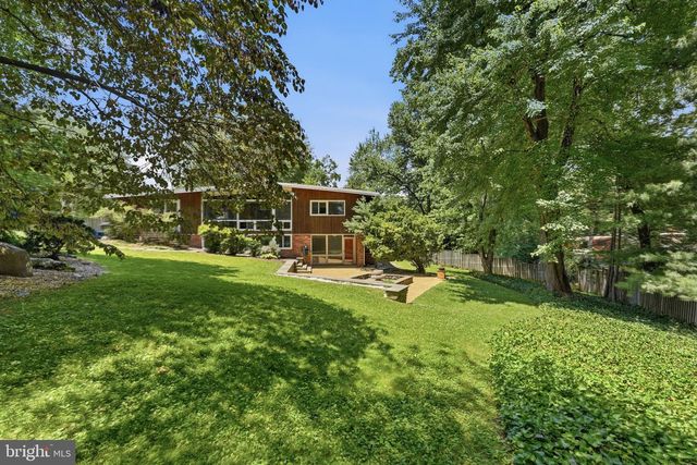 3005 CEDAR HILL RD, Falls Church, VA 22042