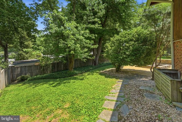 3005 CEDAR HILL RD, Falls Church, VA 22042