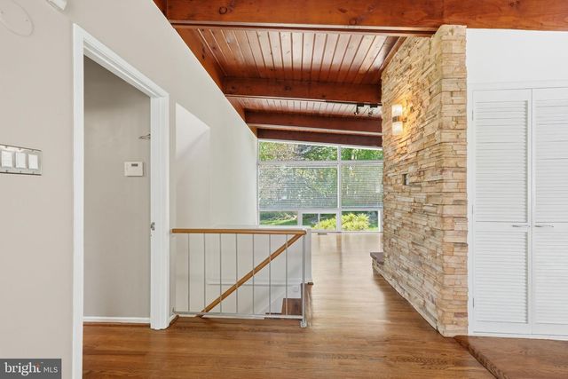 3005 CEDAR HILL RD, Falls Church, VA 22042