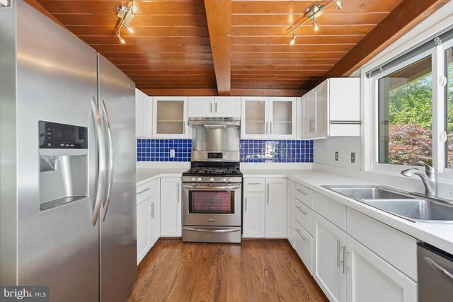 3005 CEDAR HILL RD, Falls Church, VA 22042