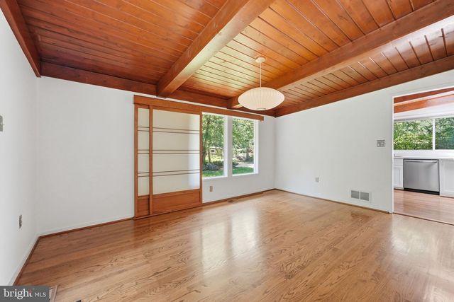 3005 CEDAR HILL RD, Falls Church, VA 22042