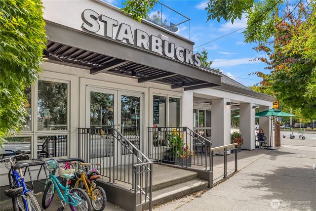 7439 Latona Avenue NE, Seattle, WA 98115