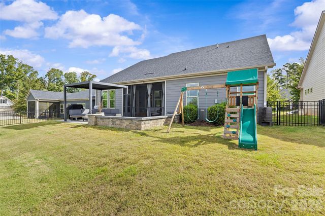 9306 Dufaux Drive, Charlotte, NC 28278