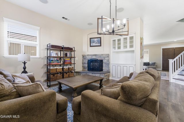 109 Oak Place, Tehachapi, CA 93561