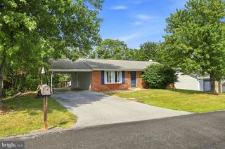 135 ZEILER DR, Martinsburg, WV 25404