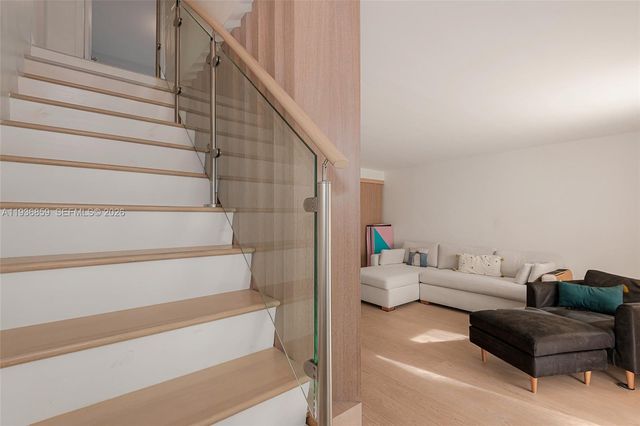 1005 8th St 204, Miami Beach, FL 33139