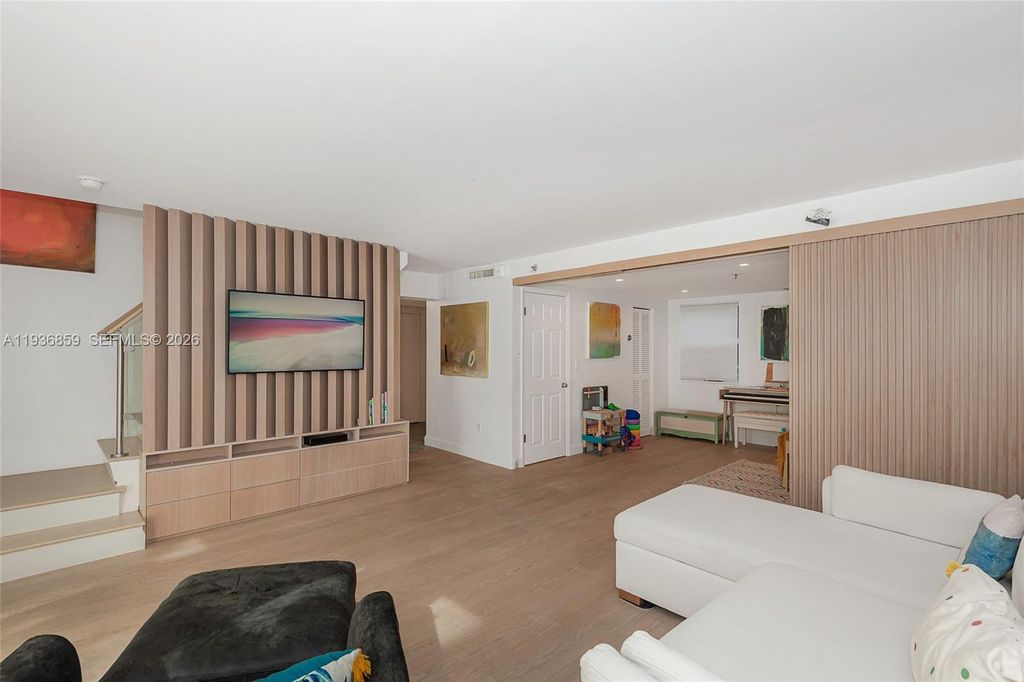 1005 8th St 204, Miami Beach, FL 33139