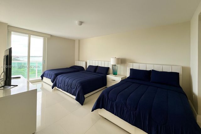 100 Bayview Dr 1026, Sunny Isles Beach, FL 33160