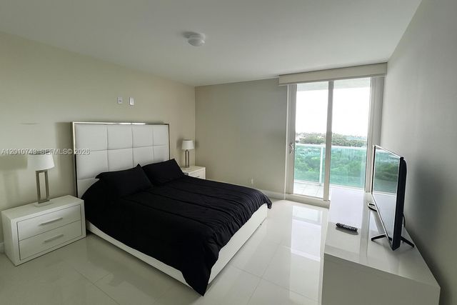 100 Bayview Dr 1026, Sunny Isles Beach, FL 33160