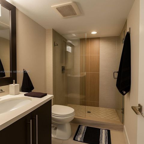 100 Bayview Dr 1026, Sunny Isles Beach, FL 33160