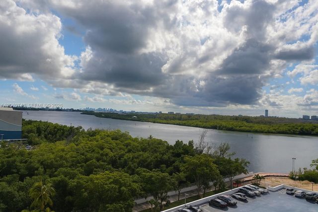 100 Bayview Dr 1026, Sunny Isles Beach, FL 33160