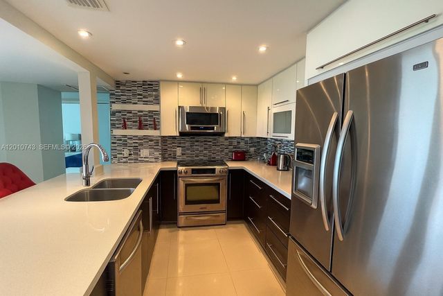 100 Bayview Dr 1026, Sunny Isles Beach, FL 33160