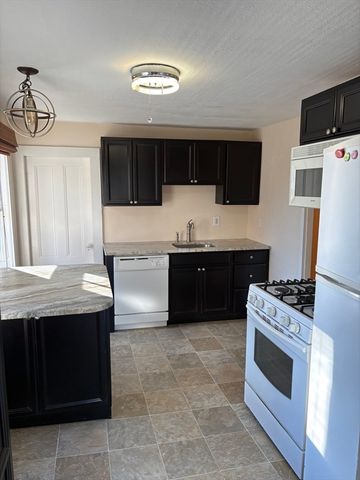 755-2 Washington St 2, Holliston, MA 01746