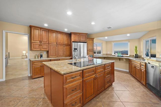 30603 Roadrunner, Valley Center, CA 92082