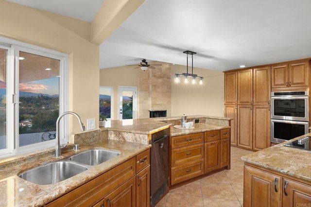 30603 Roadrunner, Valley Center, CA 92082