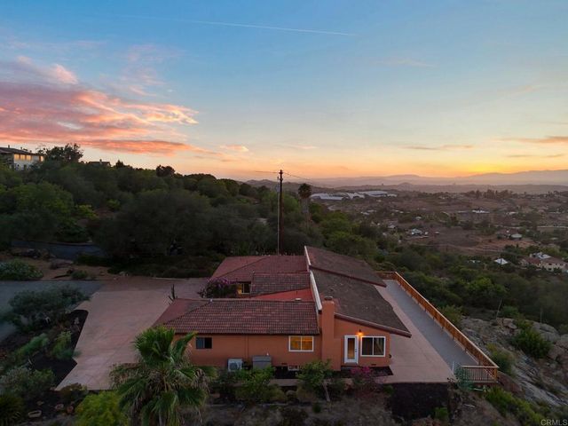 30603 Roadrunner, Valley Center, CA 92082