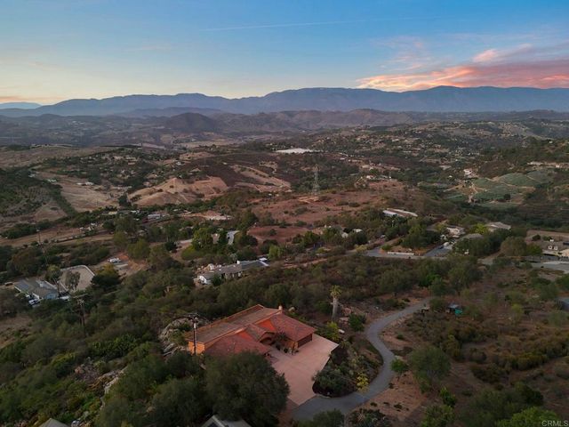30603 Roadrunner, Valley Center, CA 92082