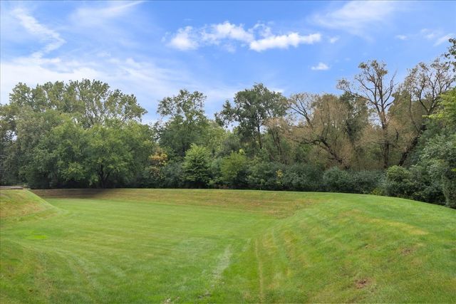 6801 N Milwaukee Avenue 402, Niles, IL 60714