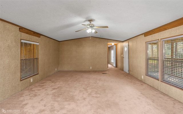 230 E cloverleaf Drive, Haughton, LA 71037