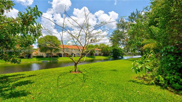 8054 Sanibel Dr, Tamarac, FL 33321