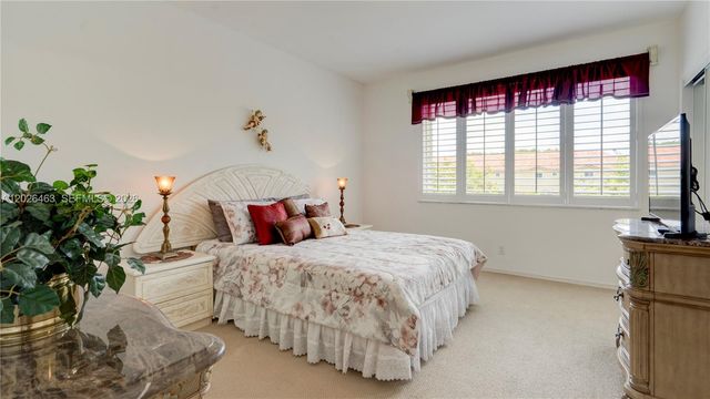 8054 Sanibel Dr, Tamarac, FL 33321