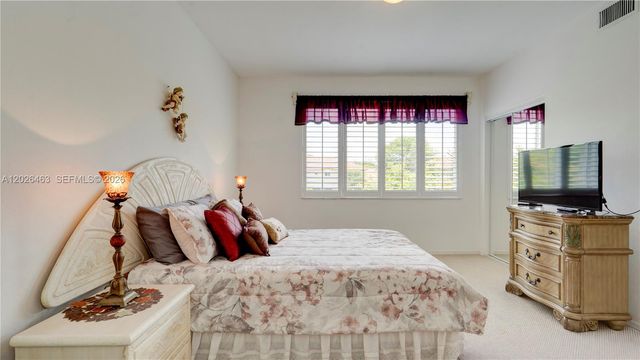 8054 Sanibel Dr, Tamarac, FL 33321