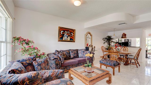 8054 Sanibel Dr, Tamarac, FL 33321