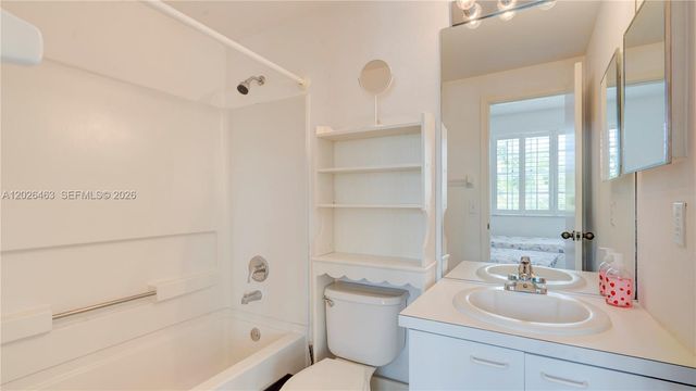 8054 Sanibel Dr, Tamarac, FL 33321