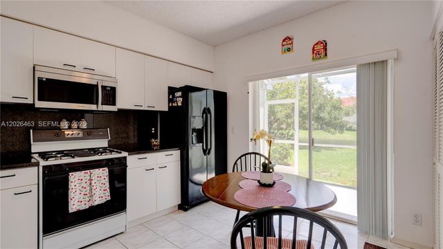 8054 Sanibel Dr, Tamarac, FL 33321
