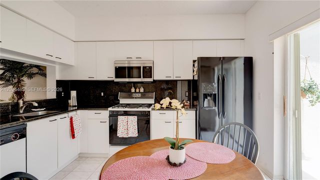 8054 Sanibel Dr, Tamarac, FL 33321