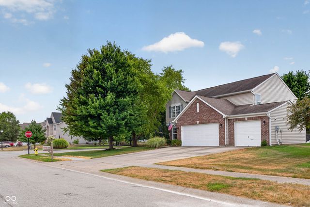 5507 Gainesway Drive, Greenwood, IN 46142