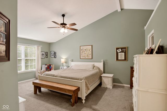 5507 Gainesway Drive, Greenwood, IN 46142
