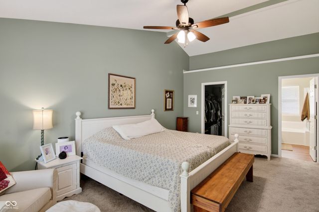 5507 Gainesway Drive, Greenwood, IN 46142