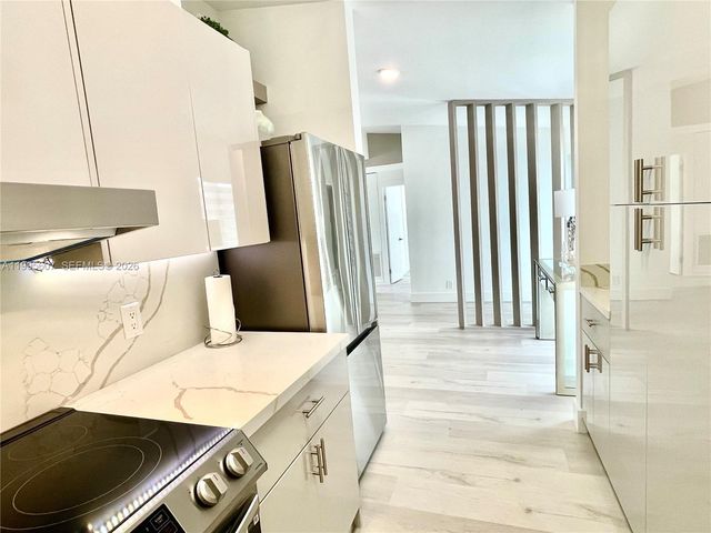 2406 Marathon Ln, Fort Lauderdale, FL 33312
