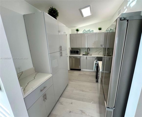 2406 Marathon Ln, Fort Lauderdale, FL 33312