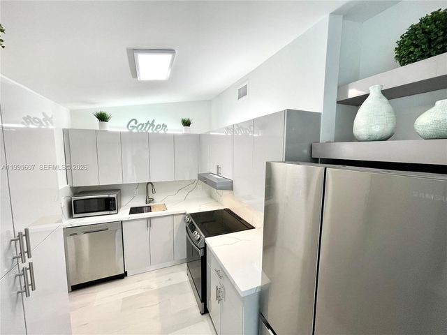 2406 Marathon Ln, Fort Lauderdale, FL 33312