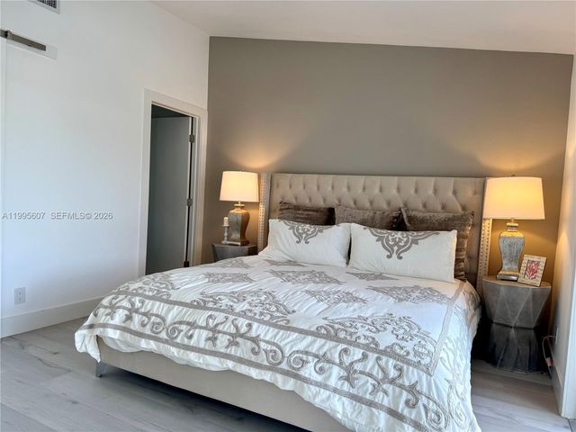 2406 Marathon Ln, Fort Lauderdale, FL 33312
