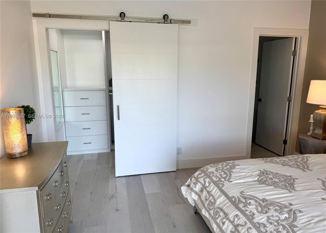 2406 Marathon Ln, Fort Lauderdale, FL 33312