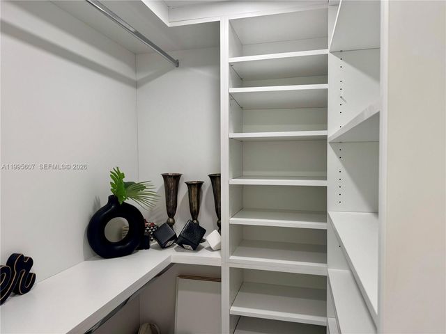 2406 Marathon Ln, Fort Lauderdale, FL 33312
