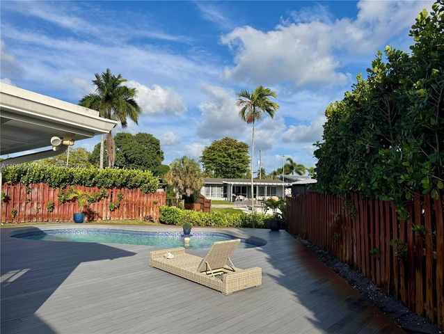 2406 Marathon Ln, Fort Lauderdale, FL 33312