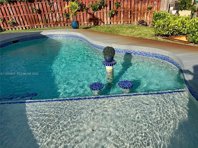 2406 Marathon Ln, Fort Lauderdale, FL 33312