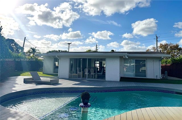2406 Marathon Ln, Fort Lauderdale, FL 33312