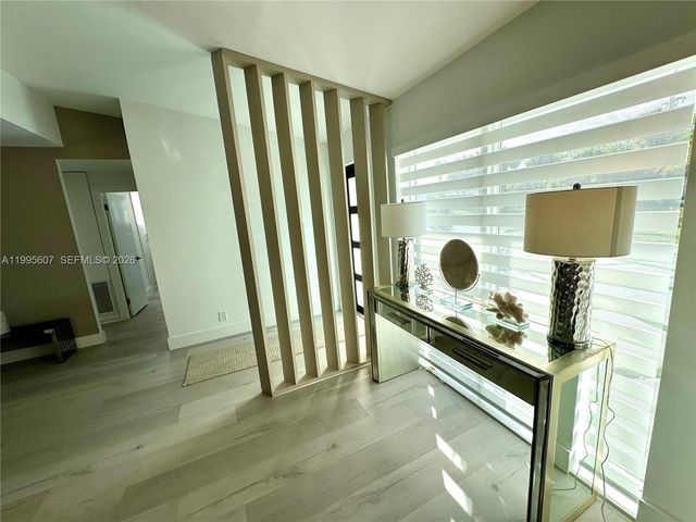 2406 Marathon Ln, Fort Lauderdale, FL 33312