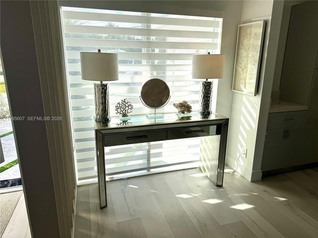 2406 Marathon Ln, Fort Lauderdale, FL 33312