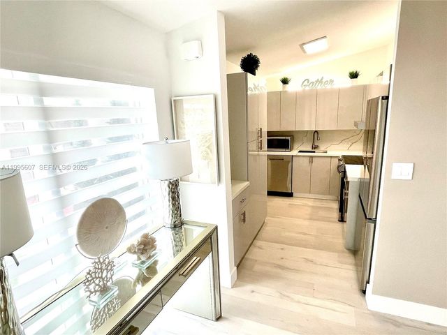 2406 Marathon Ln, Fort Lauderdale, FL 33312