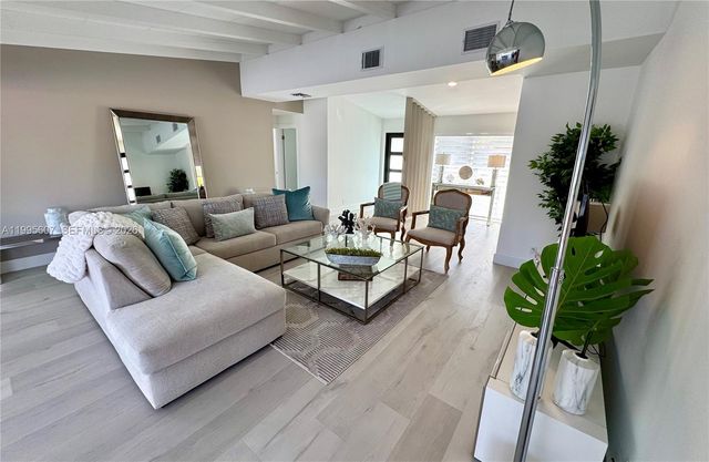 2406 Marathon Ln, Fort Lauderdale, FL 33312