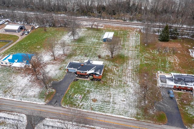 803 Clintonville Road, Paris, KY 40361