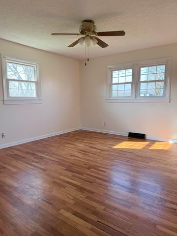 803 Clintonville Road, Paris, KY 40361